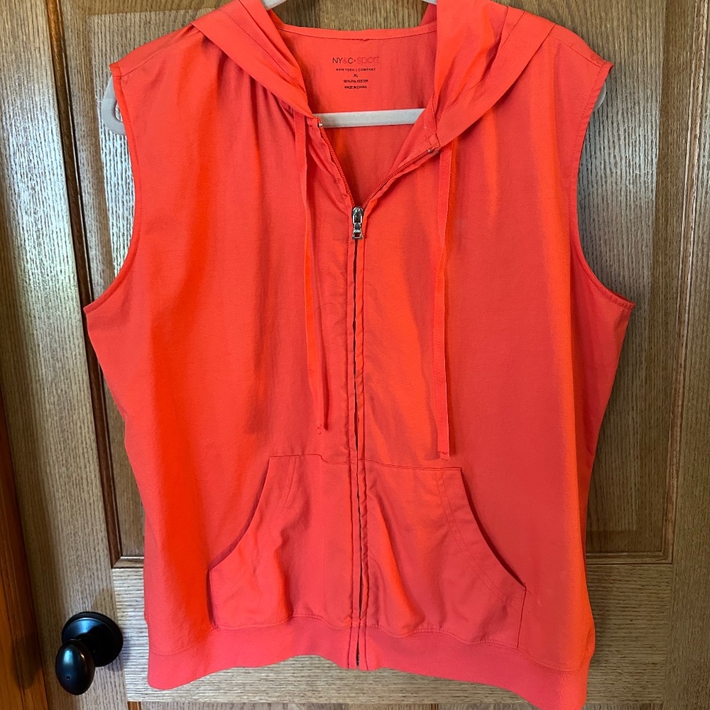 NY&C Sport Sleeveless Orange Hoodie. Two front pockets.  Size XL.